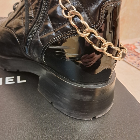 Chanel Boots Women's 38 8 Interlocking CC Logo Combat Boots Calfskin Leather - Picture 8 of 12